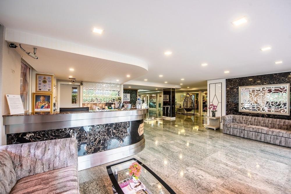 Roseate Ratchada Aparthotel Bangkok Exterior photo