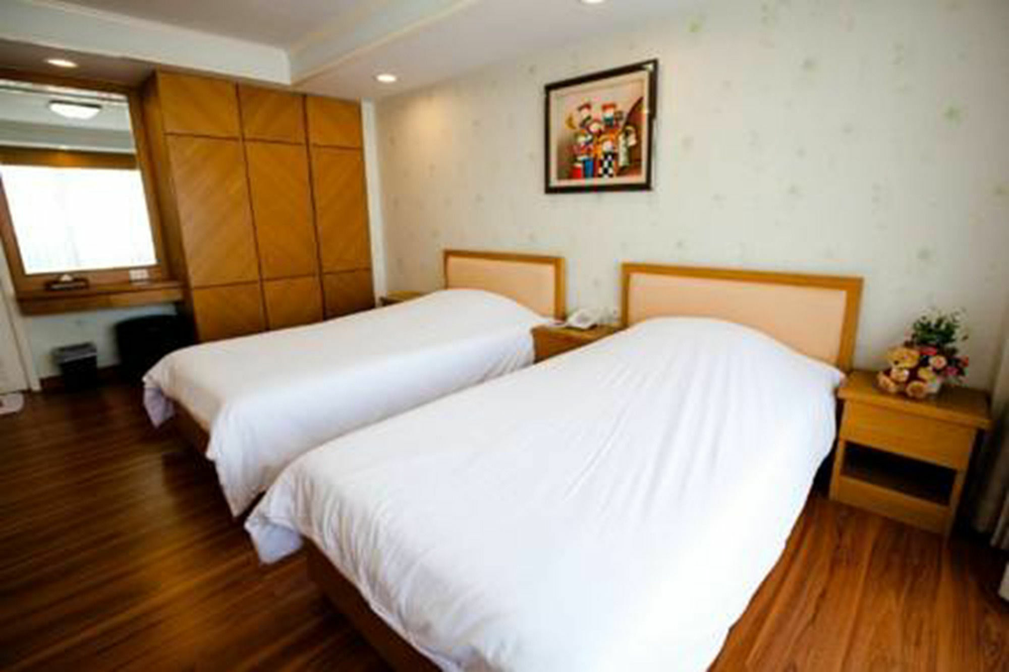 Roseate Ratchada Aparthotel Bangkok Exterior photo